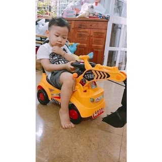 XE CẨU CHÒI CHÂN CHO BÉ