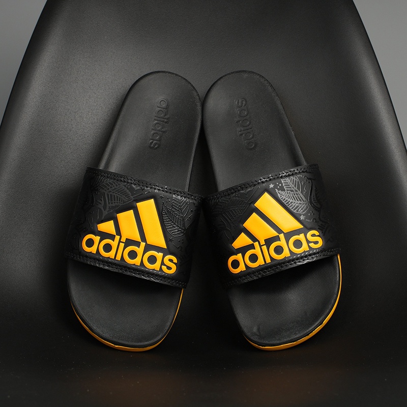 Dép adidas CF đen logo vàng
