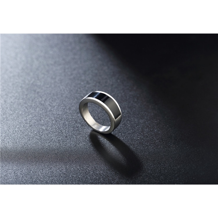 Nhẫn titan bản 8mm mặt tứ giác sơn đen không gỉ MR2104