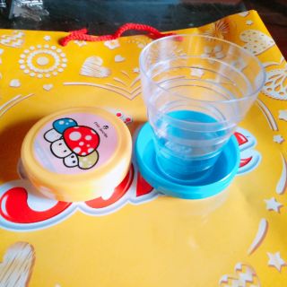 Cốc uống nước gập bỏ túi áo