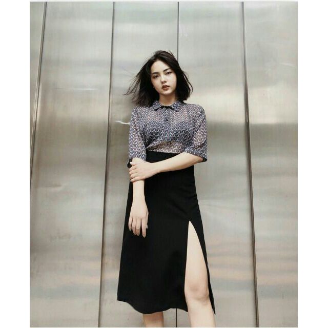 CHÂN VÁY MIDI XẺ TÀ
