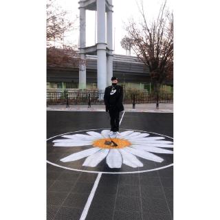 Móc Khoá Hình Hoa Cúc G-Dragon