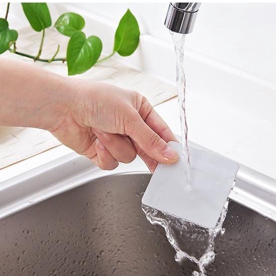 Móc dán tường treo bình rửa tay, sữa tắm, dầu gội có vòi
