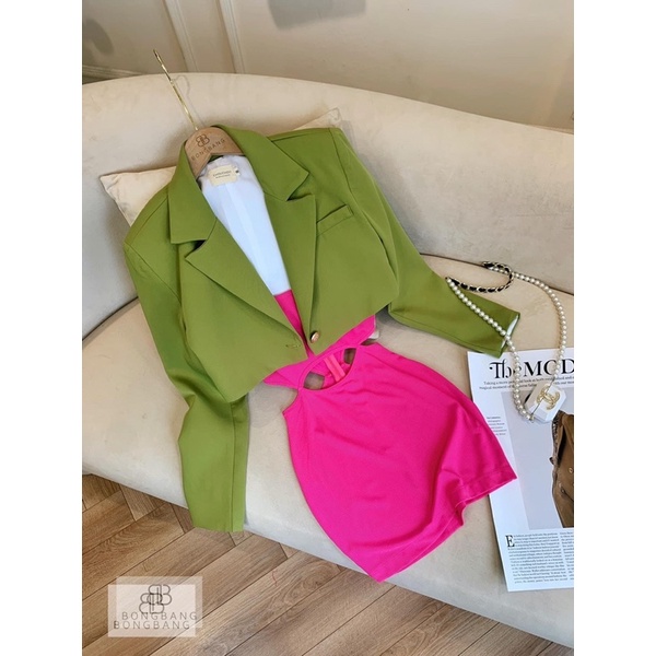 Áo vest lửng và Đầm body hở eo