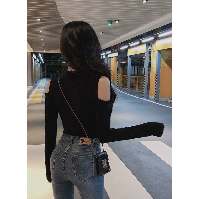 SUA010 Áo thun ôm body cổ lọ khoét vai đen trơn tay dài tôn dáng Áo phông kiểu nữ hở 2 vai cao cổ hè thu đông