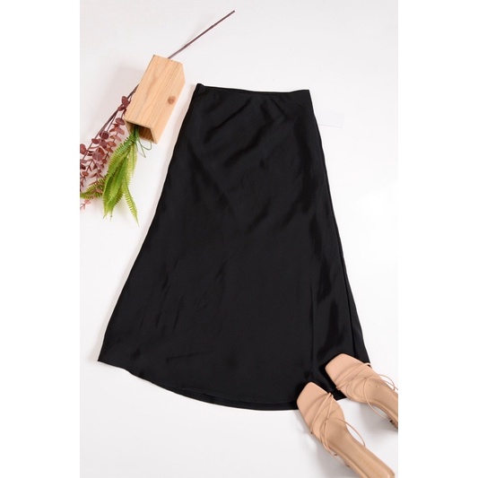Chân váy lụa Dressbarn xuất xịn.