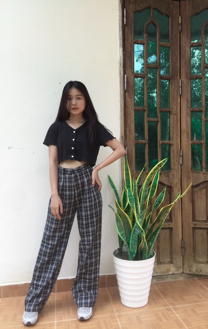 Áo croptop cúc dọc