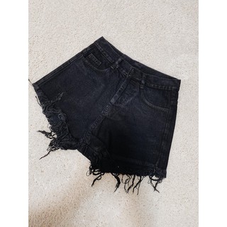 short jeans 5 nút rách lai