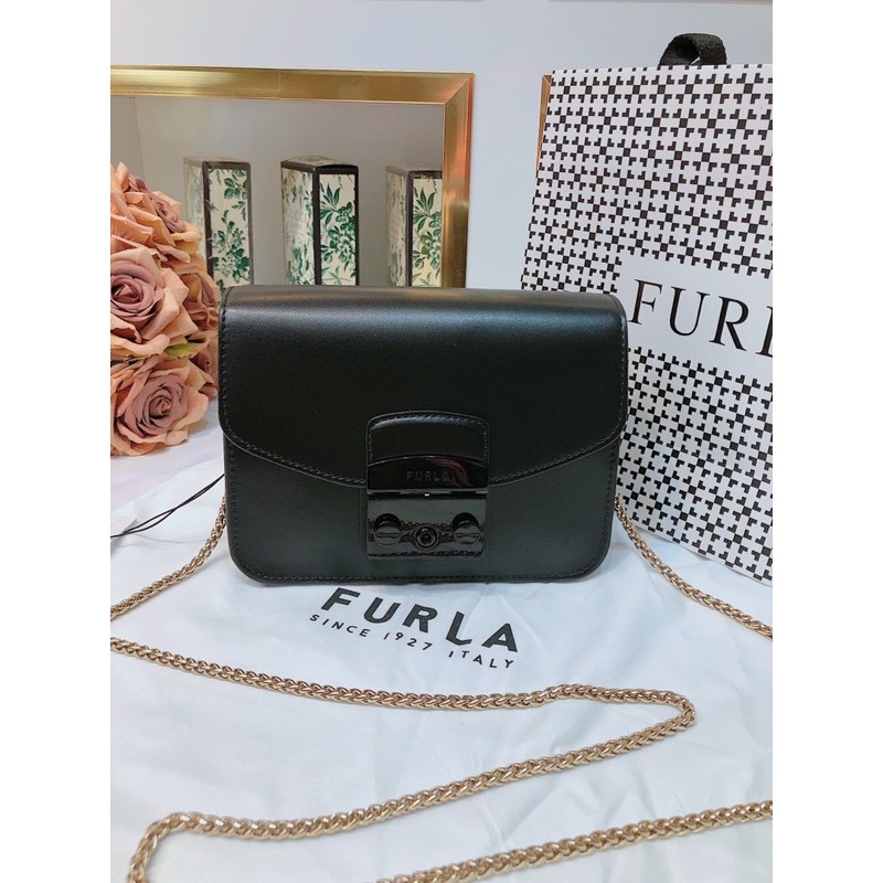 Túi Furla metropolis mini mẫu mới da trơn khoá nhựa chống trầy cùng màu túi