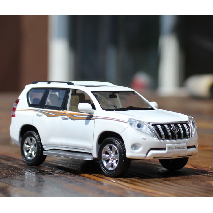 Xe mô hình ô tô Toyota Land cuiser PRADO bằng sắt tỉ lệ 1:32 có âm thanh và đèn mở cửa xe