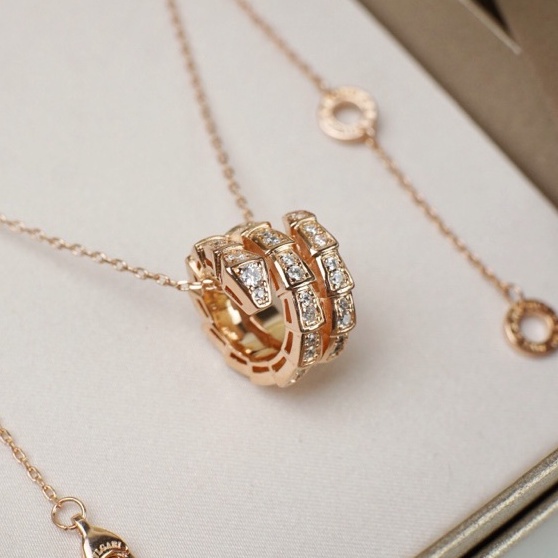 Vòng cổ Thép Titan Mặt Tròn Đính Đá 18K Bulgari 2022