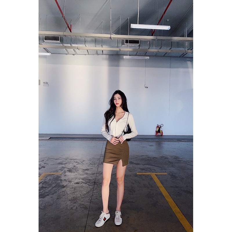 CHÂN VÁY GÂN XẺ - KHÔNG XẺ