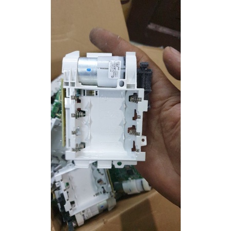 bơm khí 3.7v ~ 6v tháo máy đo huyết áp omron