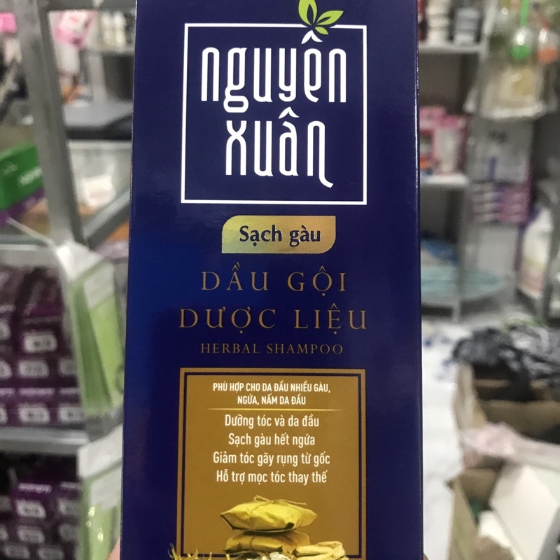 Dầu gội Dược liệu Nguyên Xuân Sạch Gàu 250ml