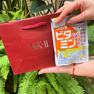 Túi SKII Phạm Mai Hương tặng kèm gói Vitamin tổng hợp
