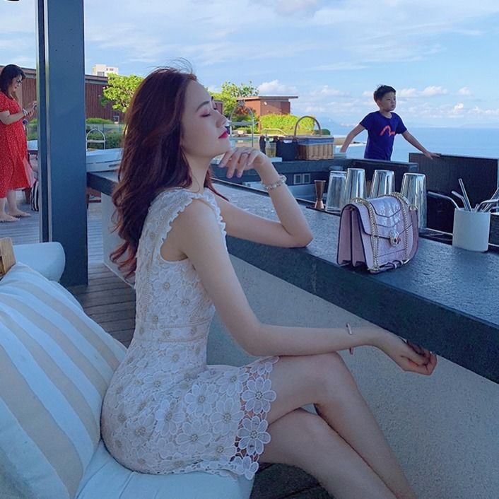 Đầm ren không tay cổ tròn ôm hông lưng cao dáng dài vừa thời trang hè 2021 cho nữ