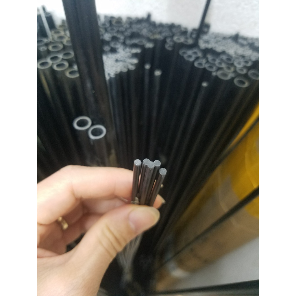 Ống sợi carbon đặc 3mm và rỗng 3X1 4X2 6X4 8X6 10X8 mm gia cố cánh, làm diều hoặc tùy chế vào sản phẩm khách hàng muốn