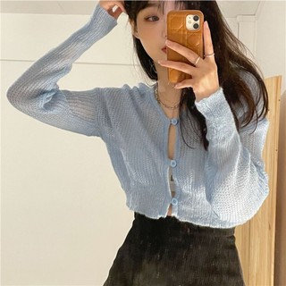 Áo croptop len mỏng cài cúc