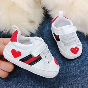 Giày bata trái tim thể thao sành điệu cho bé tập đi