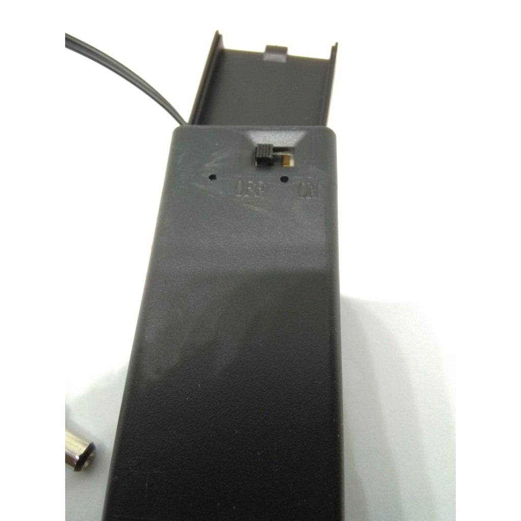 Hộp gắn pin 9v  có công tắc và đầu jack DC 5521