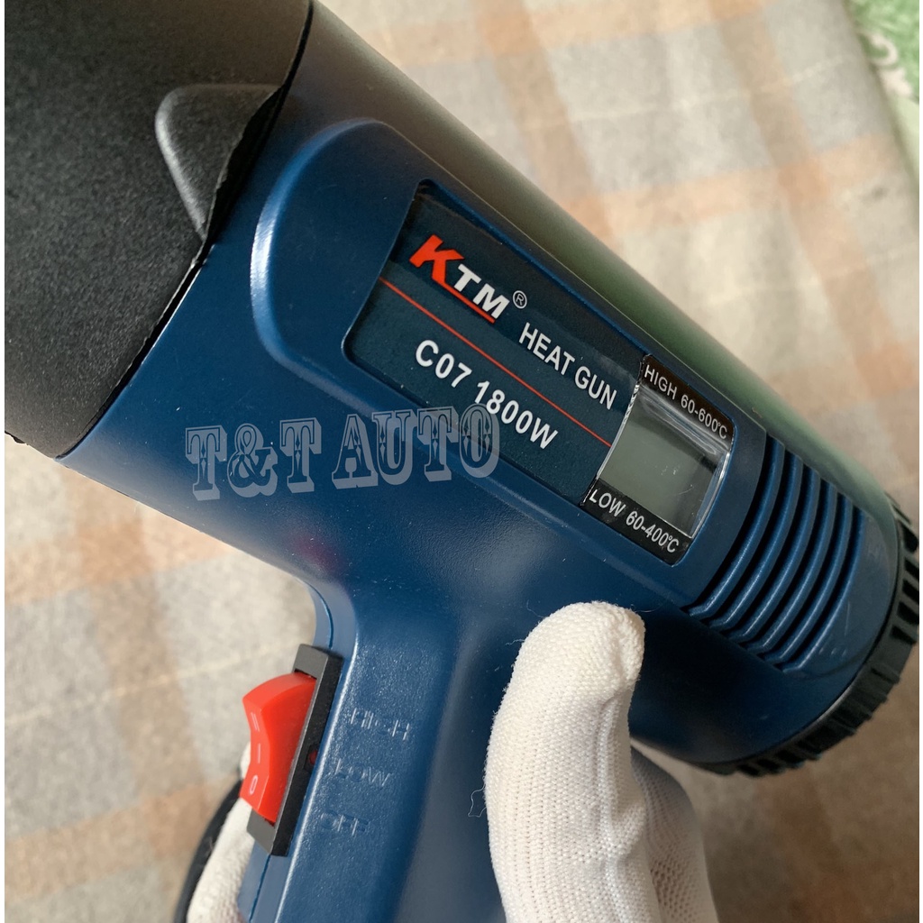 Máy sấy nhiệt KTM chính hãng chất lượng, có màn hình hiển thị nhiệt độ.