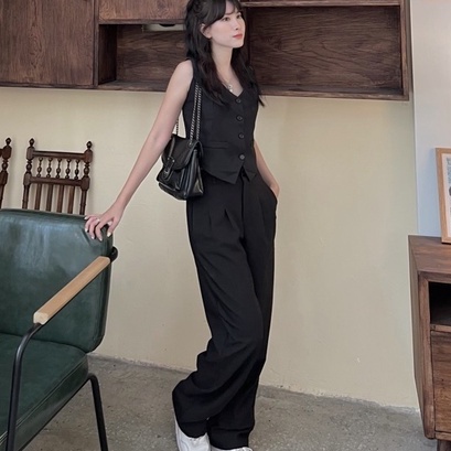 Áo gile nữ 2 túi cơi, áo vest cổ tim sát nách lạ mắt