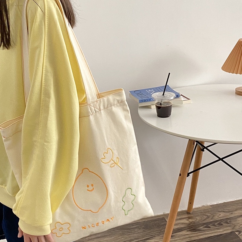 Túi tote họa tiết style Hàn quốc hình thêu(có sẵn)