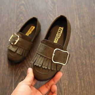 Giày lười tua rua sz 32 màu đen