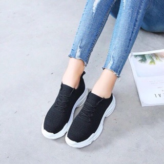 Sẵn hàng Màu đen, trắng Size 35-)39