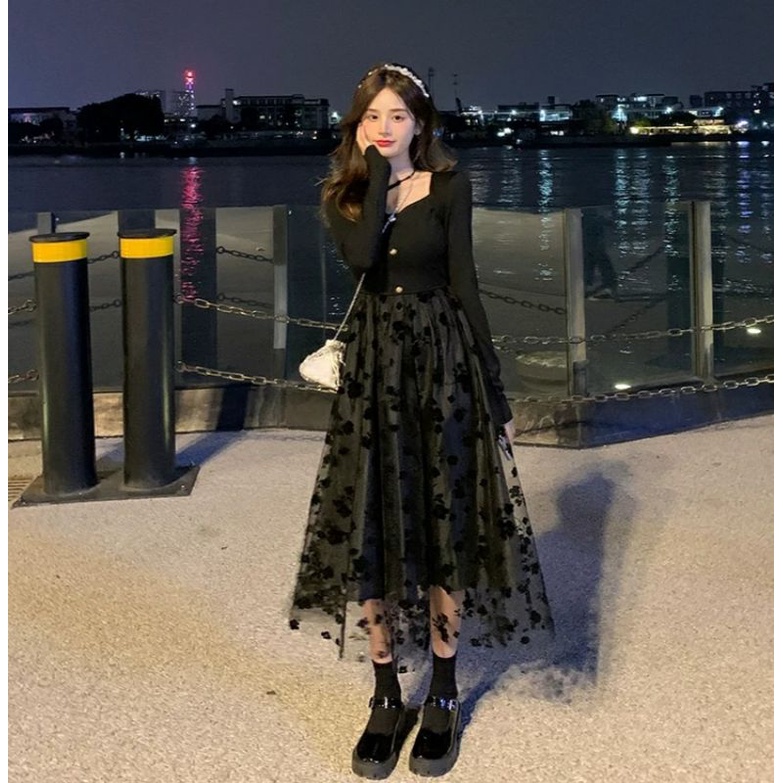 Váy Đen Dáng Xoè Dự Tiệc