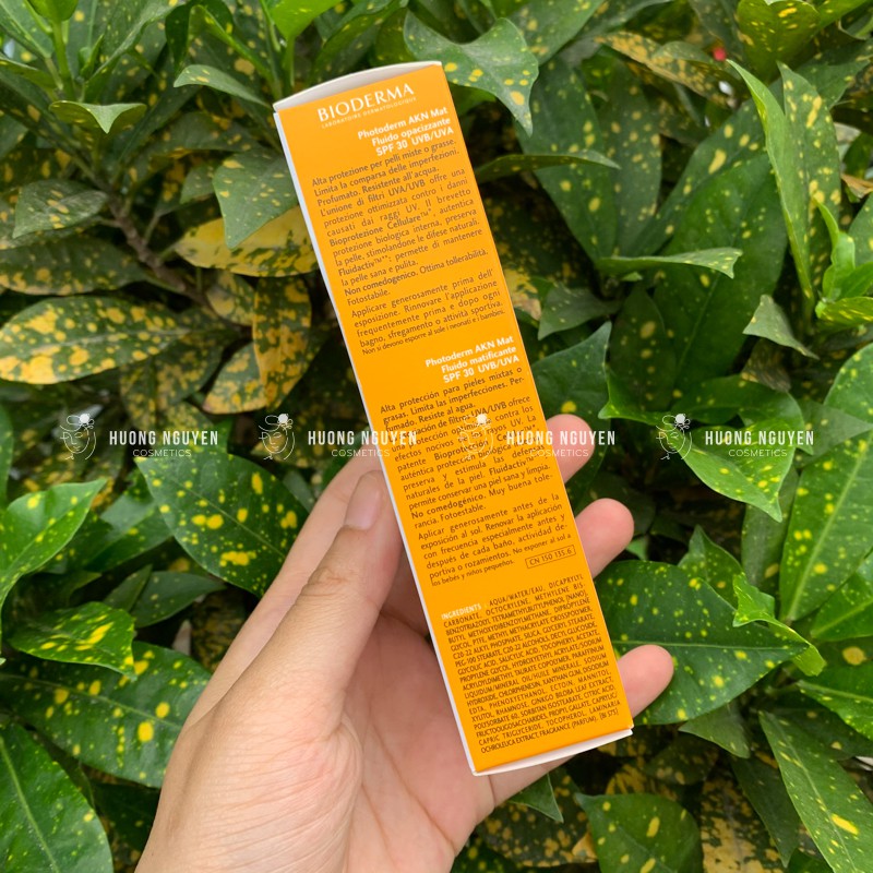 Kem Chống Nắng Bioderma AKN Mat SPF30 40ml