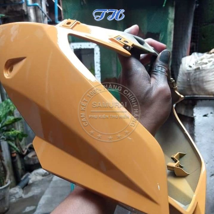 Sơn Xịt Samurai chuyên dùng cho xe máy màu vàng taxi 149 chống cháy, chống rạn nứt, vòi xịt chống chảy