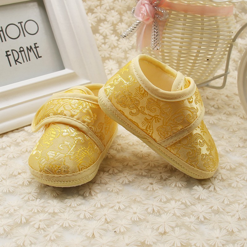 Giày cotton thêu hoa phong cách Trung Hoa dành cho trẻ em