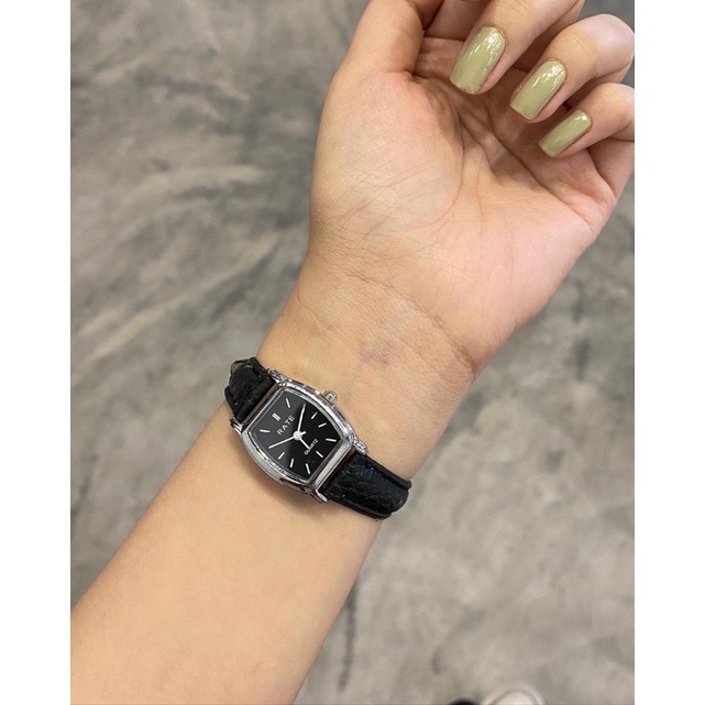 Đồng hồ thời trang nữ mặt ovan cực đẹp, dây da mềm đeo êm tay DH01 LOUSMORE