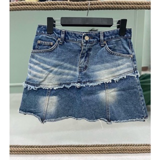 Set Chân váy lạ, áo tay loe