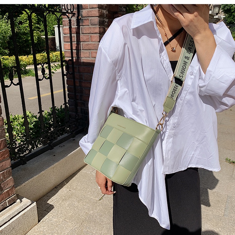 Túi Đeo Chéo Vai Vải Dệt Dây Bản Rộng Thời Trang Dành Cho Nữ