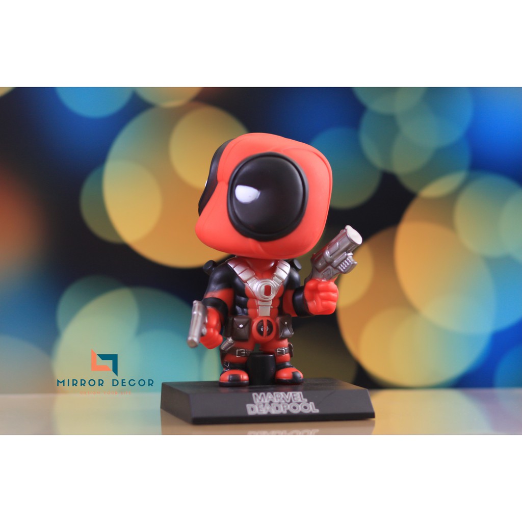 Mô hình Deadpool để bàn