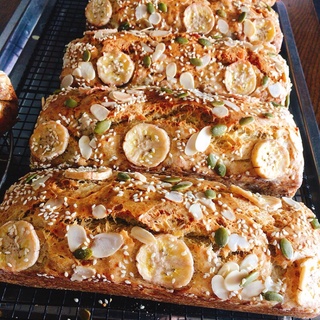Bánh mì chuối kỉu Mỹ