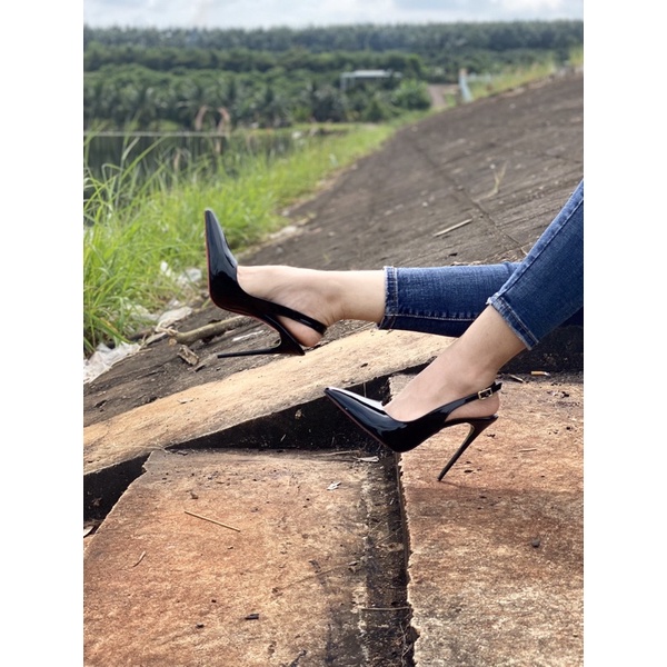 Giày cao gót sandal bít mũi hậu sau