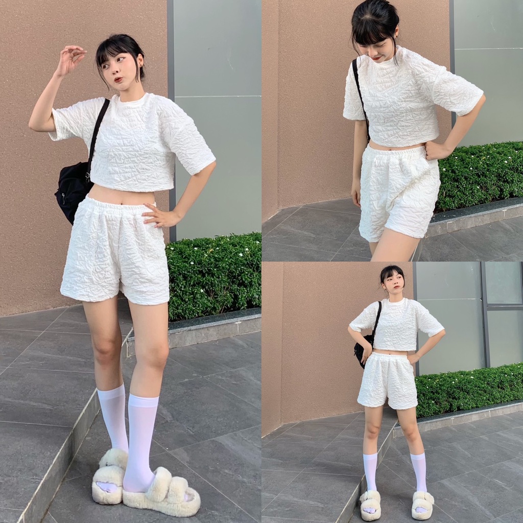 SS0328 Set bộ quần short + áo croptop chất vải xốp dệt mềm mát dáng tiểu thư