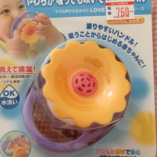 Ngậm cắn nướu cho bé 2-6m