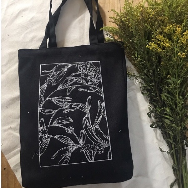 Túi tote vải canvas cực dày màu đen thêu hoa