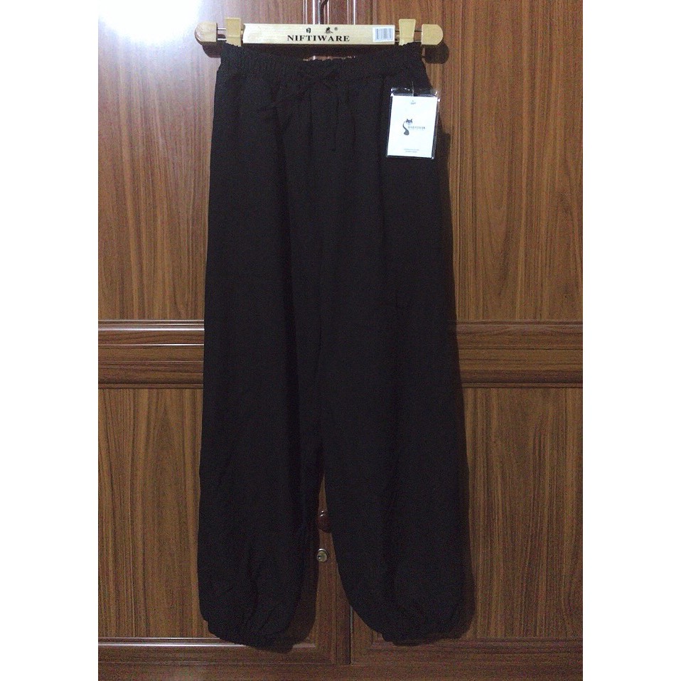 Quần Đũi Nữ, Quần Đũi Bo Gấu Hàng QC Loại 1 Chất Đũi Siêu Mát Lạnh (Ảnh Thật Và Video Tự Quay) | BigBuy360 - bigbuy360.vn