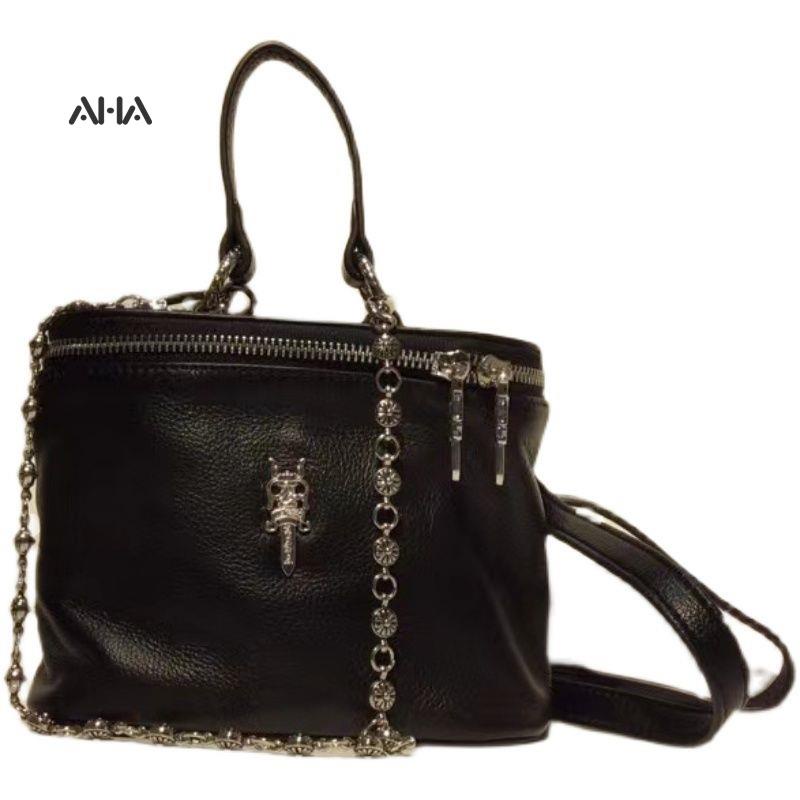 Túi Xách Nữ Phối Dây Xích Kiểu Dáng Thời Trang Sành Điệu