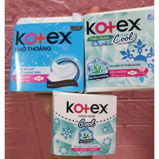 Hộp quà tặng Băng vệ sinh Kotex gồm 8 miếng siêu mỏng cánh 23cm và 10 miếng hằng ngày thảo dược Cool