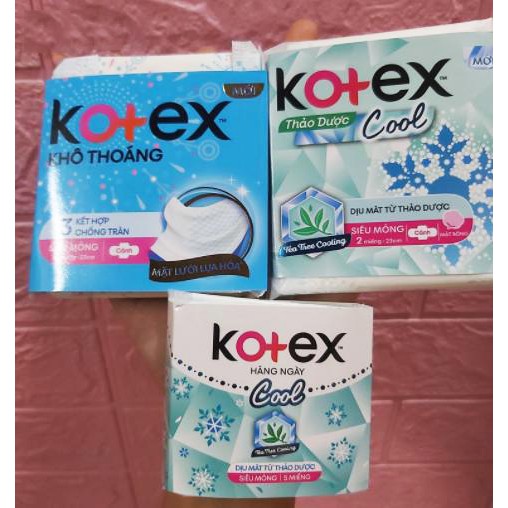 Hộp quà tặng BVS Kotex gồm 8 miếng siêu mỏng cánh 23cm và 10 miếng hằng ngày thảo dược Cool