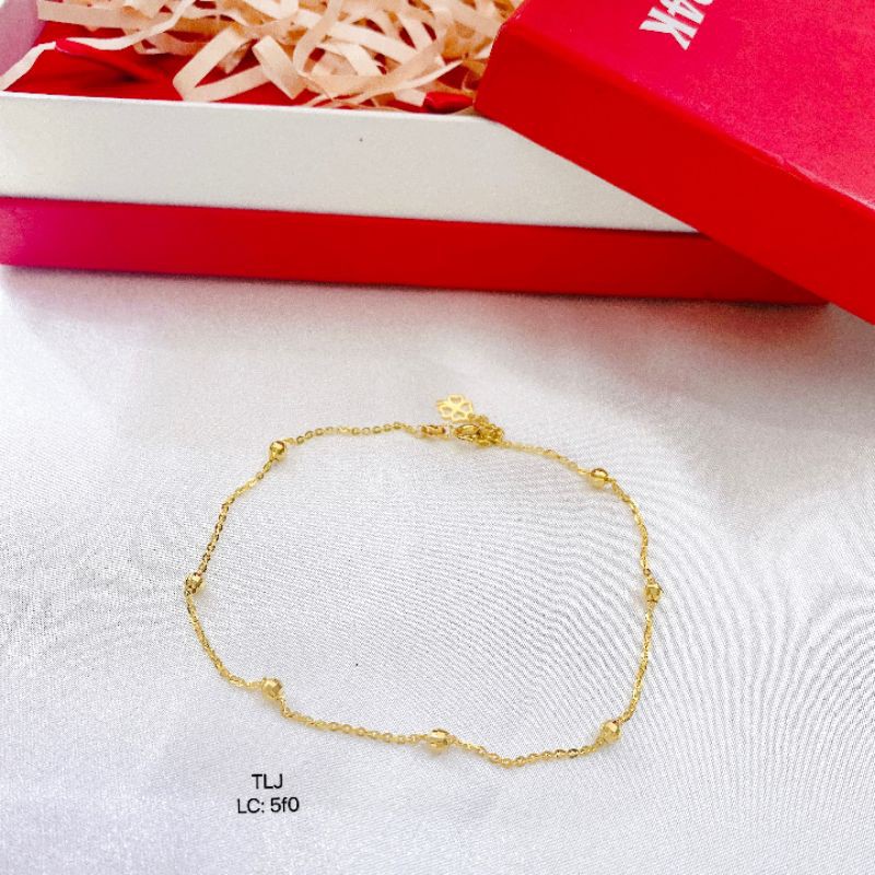 lắc chân nữ