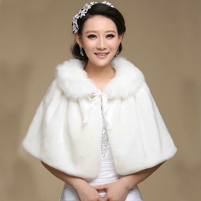 Áo choàng sang trọng hợp thời trang cho cô dâu