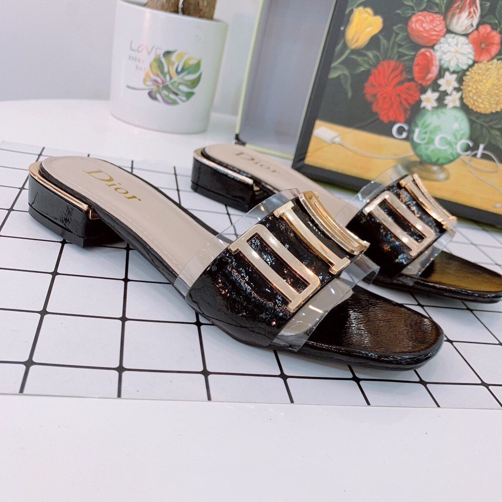 dép nữ thời trang có chữ hàng đẹp