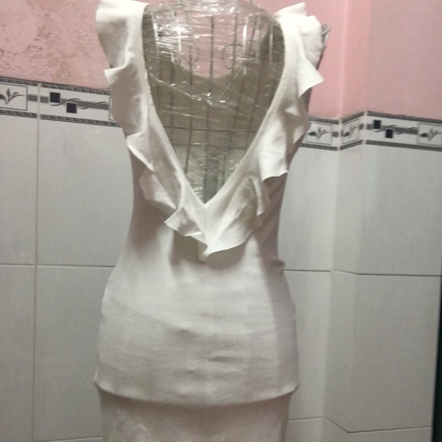 Đầm body dự tiệc hở lưng